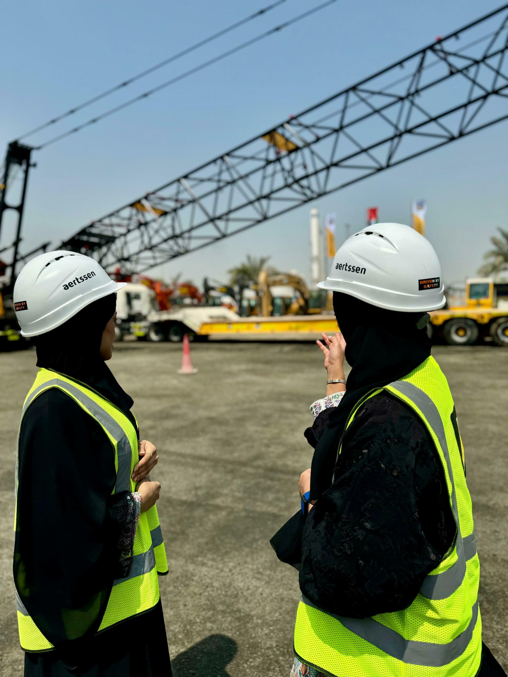 Receptionist emirati